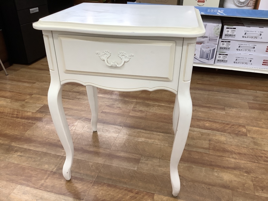 LAURA ASHLEY(ローラ アシュレイ) サイドテーブルを買取入荷！【川崎