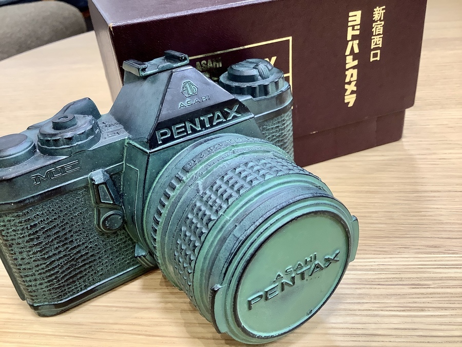 PENTAX(ペンタックス)鋳物カメラ型貯金箱 ヨドバシカメラ西口贈呈品 が