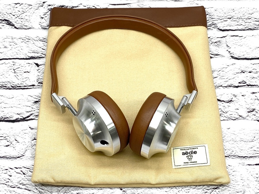 Aedle（エーデル）から、洗練されたデザインの密閉型ヘッドフォンが