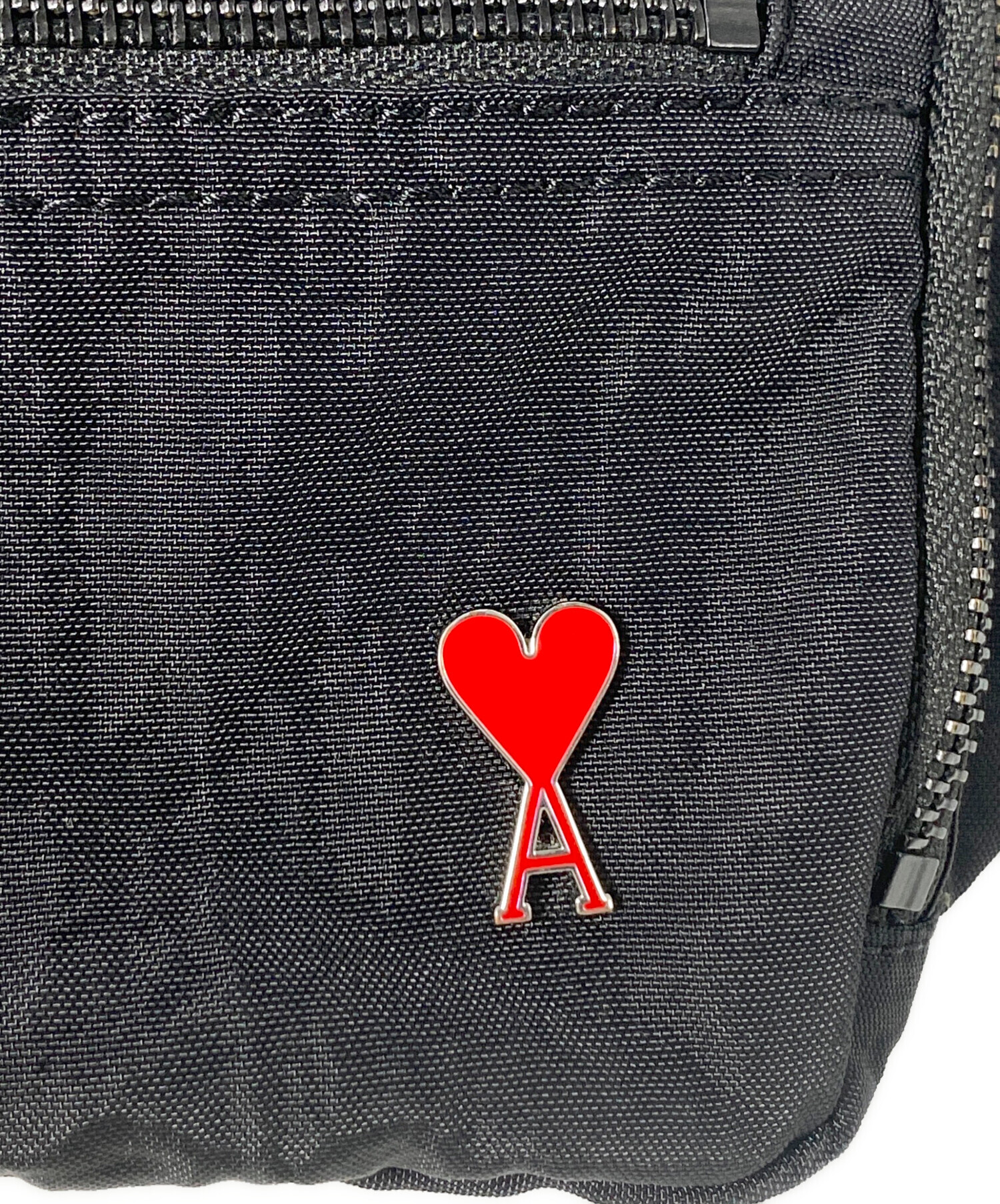 ami paris アミパリス ナイロンボディバッグ ハートロゴ付き 袋あり黒
