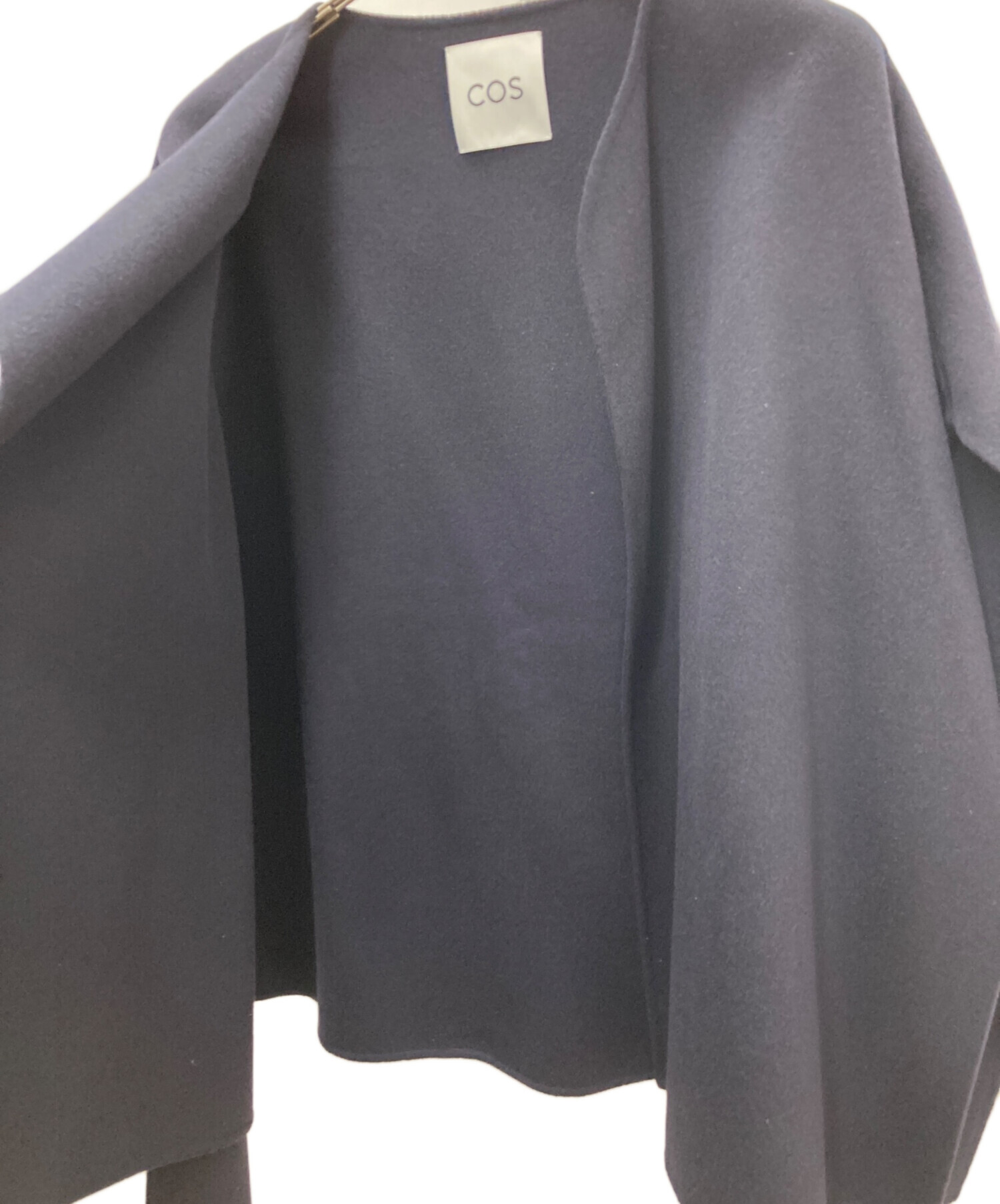 中古・古着通販】COS (コス) ウールブレンドケープ ネイビー サイズ
