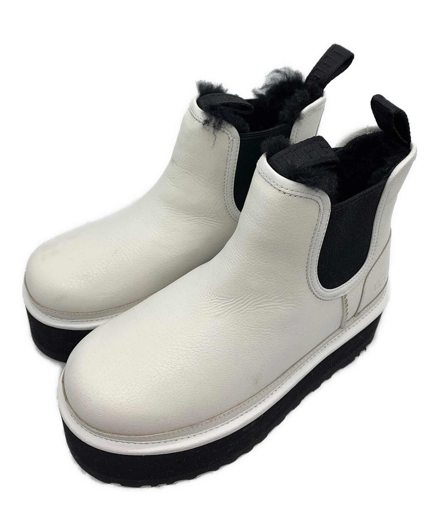 中古・古着通販】UGG (アグ) チェルシーブーツ ホワイト×ブラック