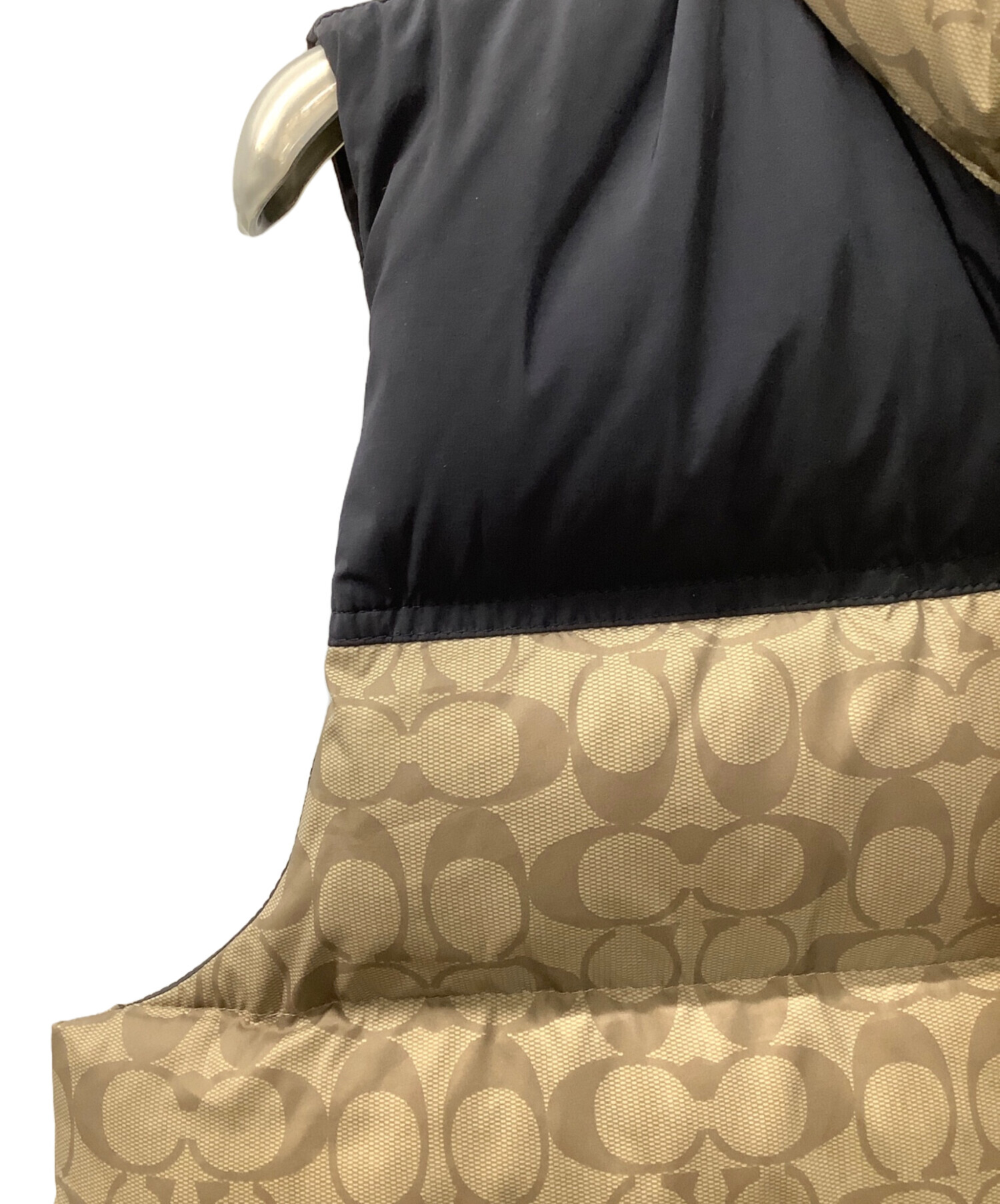 中古・古着通販】COACH (コーチ) ダウンベスト ベージュ×ブラック