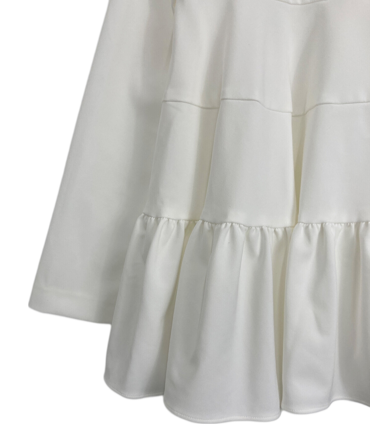 中古・古着通販】YORI (ヨリ) ティアードストレッチブラウス ホワイト