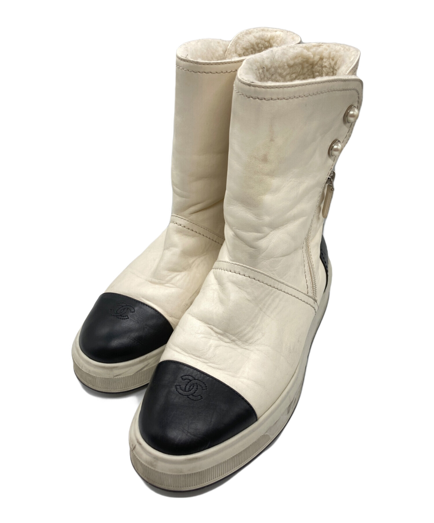 中古・古着通販】CHANEL (シャネル) ムートンブーツ ホワイト サイズ