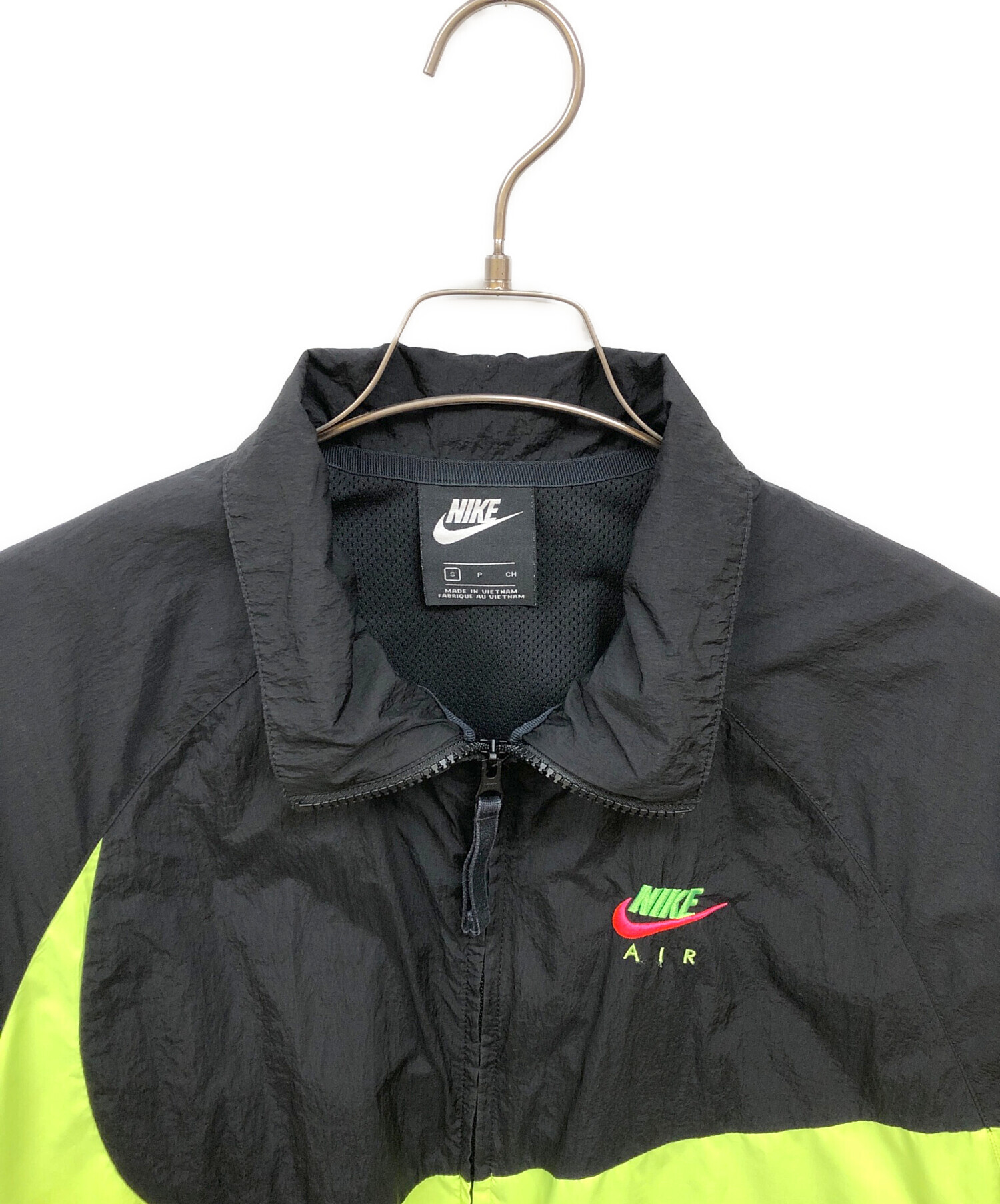 中古・古着通販】NIKE (ナイキ) CITY NEON HBR WOVEN JACKET ブラック