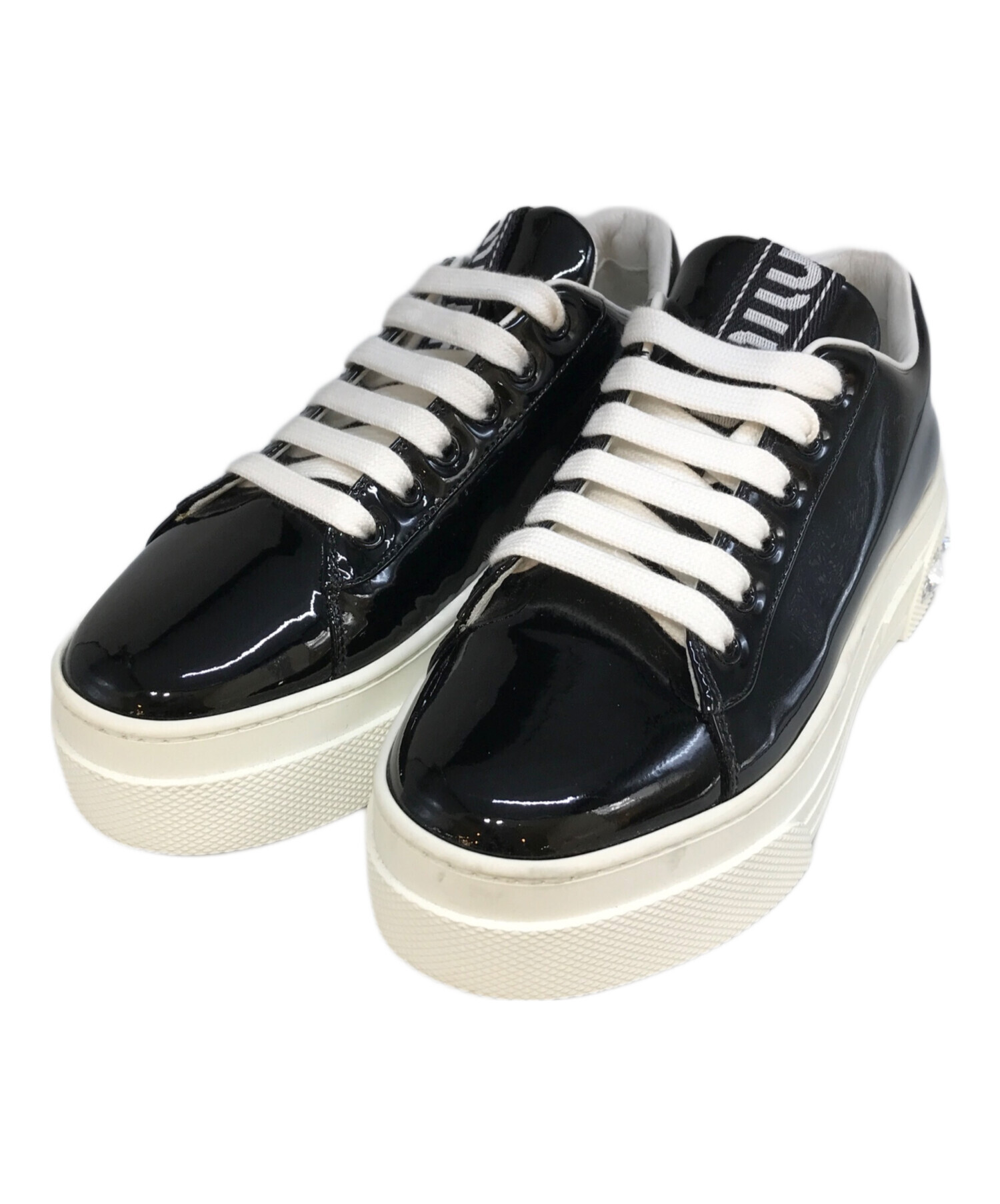 中古・古着通販】MIU MIU (ミュウミュウ) パテントビジューロゴ厚底