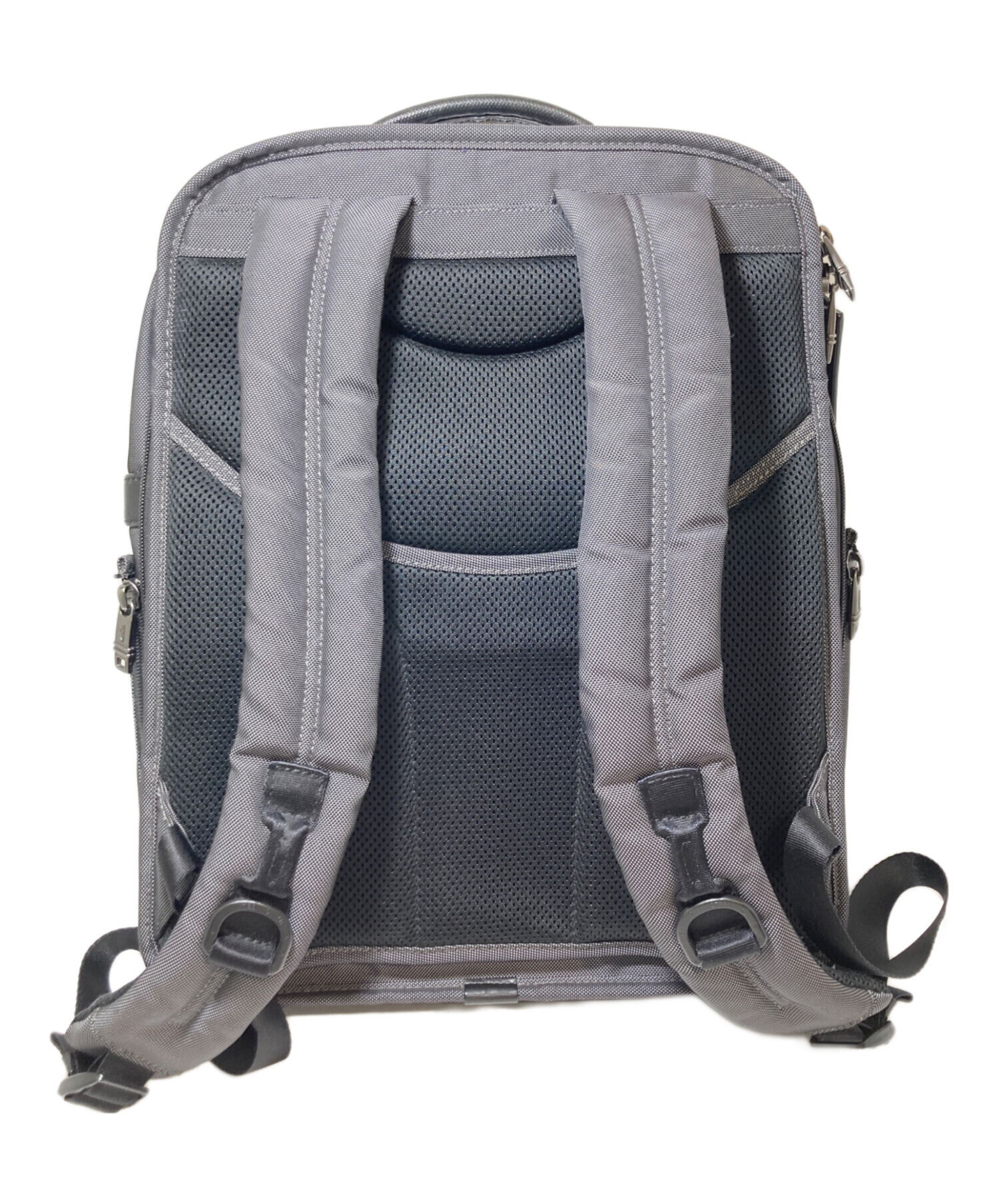 中古・古着通販】TUMI (トゥミ) リュック グレー｜ブランド・古着通販