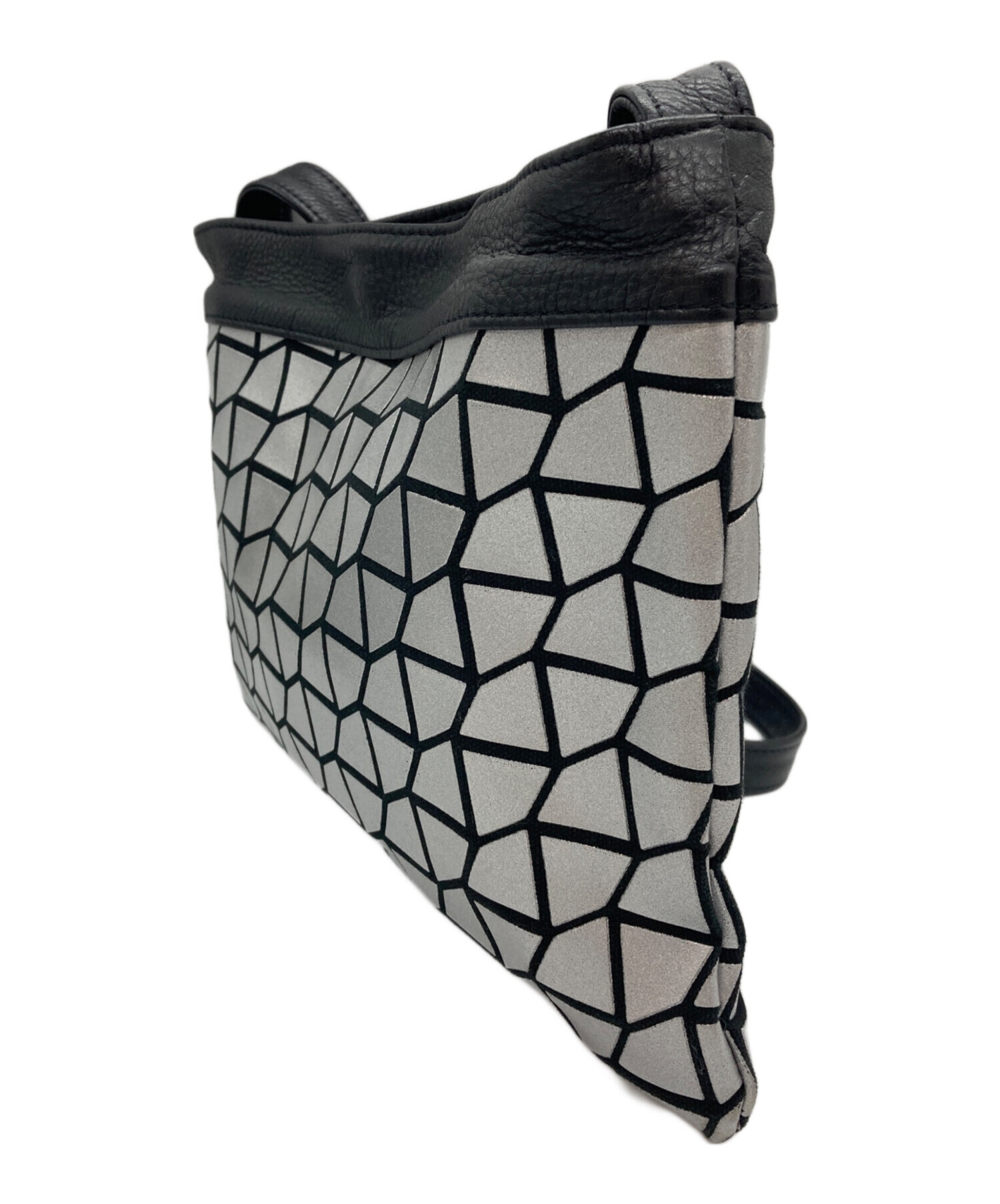 中古・古着通販】chi wata (チワタ) 幾何学模様ショルダーバッグ