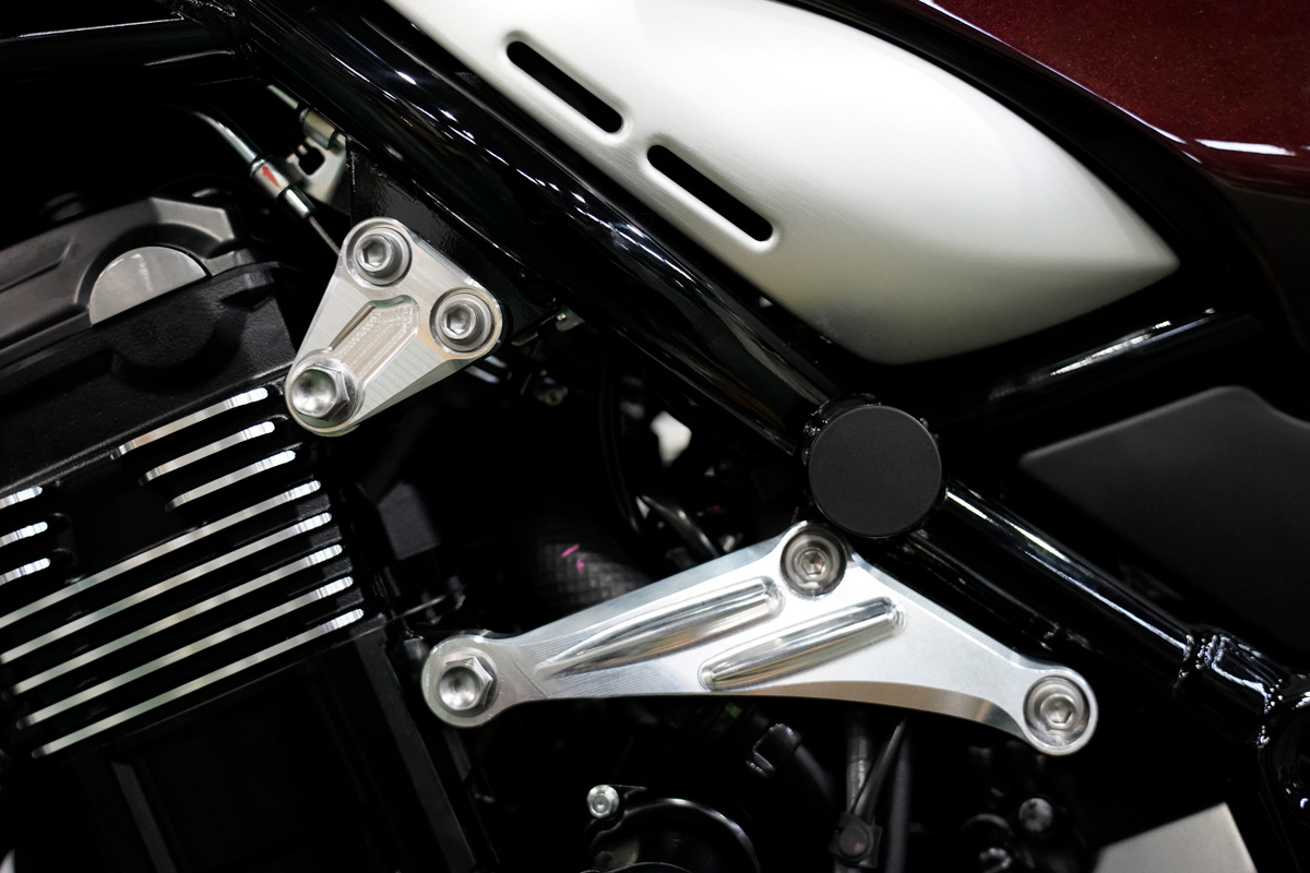 新製品情報】ZX-6R スクリーン (クリア/スモーク) | TRICK STAR 製品