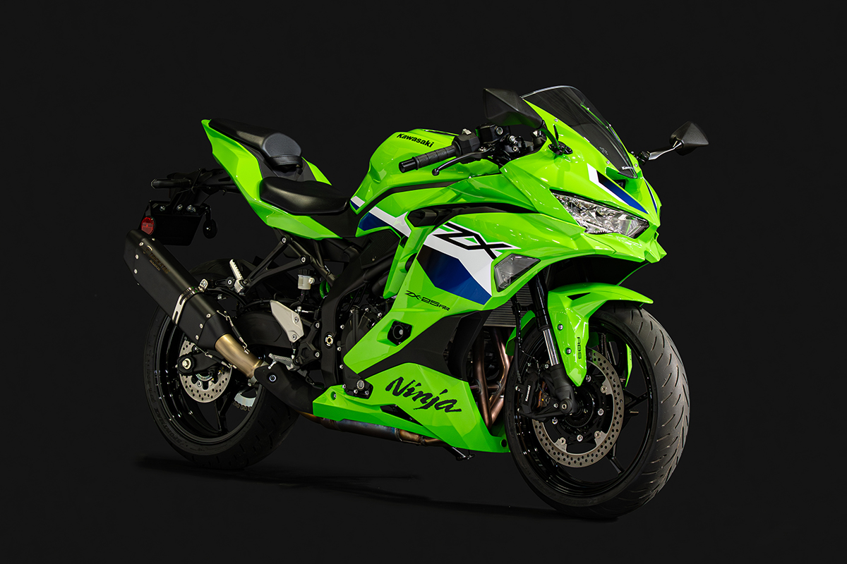 新製品情報】Ninja ZX-25RR/ZX-25R SE (26) 政府認証スリップオン