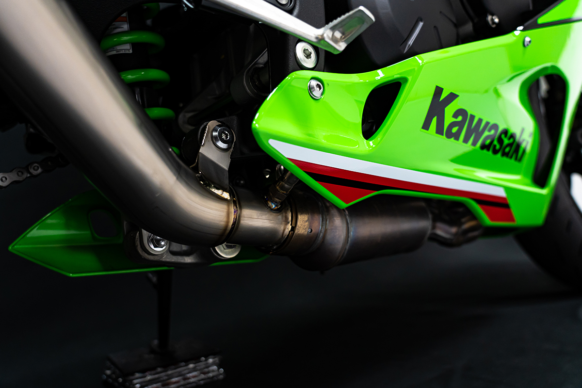 トリックスター / Ninja ZX-6R (24-26)スポーツコンバートマフラーIKAZUCHI