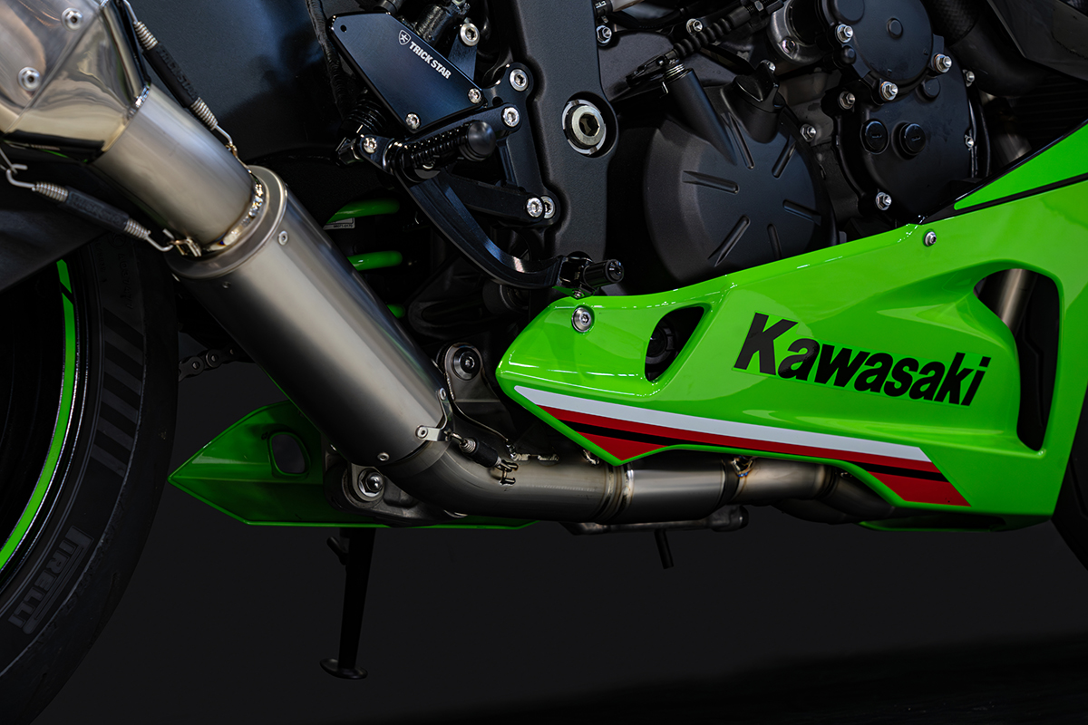 トリックスター / Ninja ZX-6R(24-26)政府認証フルエキゾースト