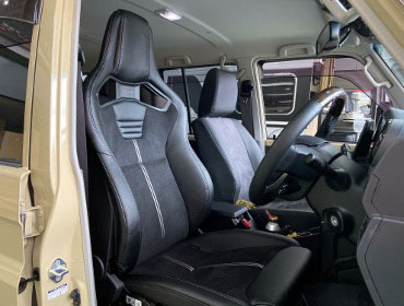TOYOTA ランドクルーザー70 GDJ76（2023年） に RECARO（レカロ