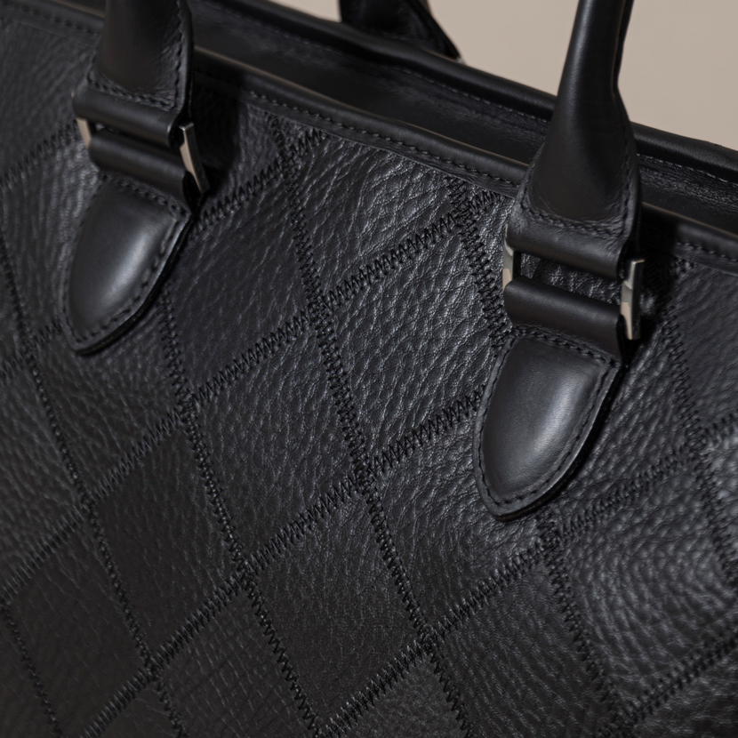 シックで上品なパネルレザートートバッグ ｜革・レザーバッグのTRION