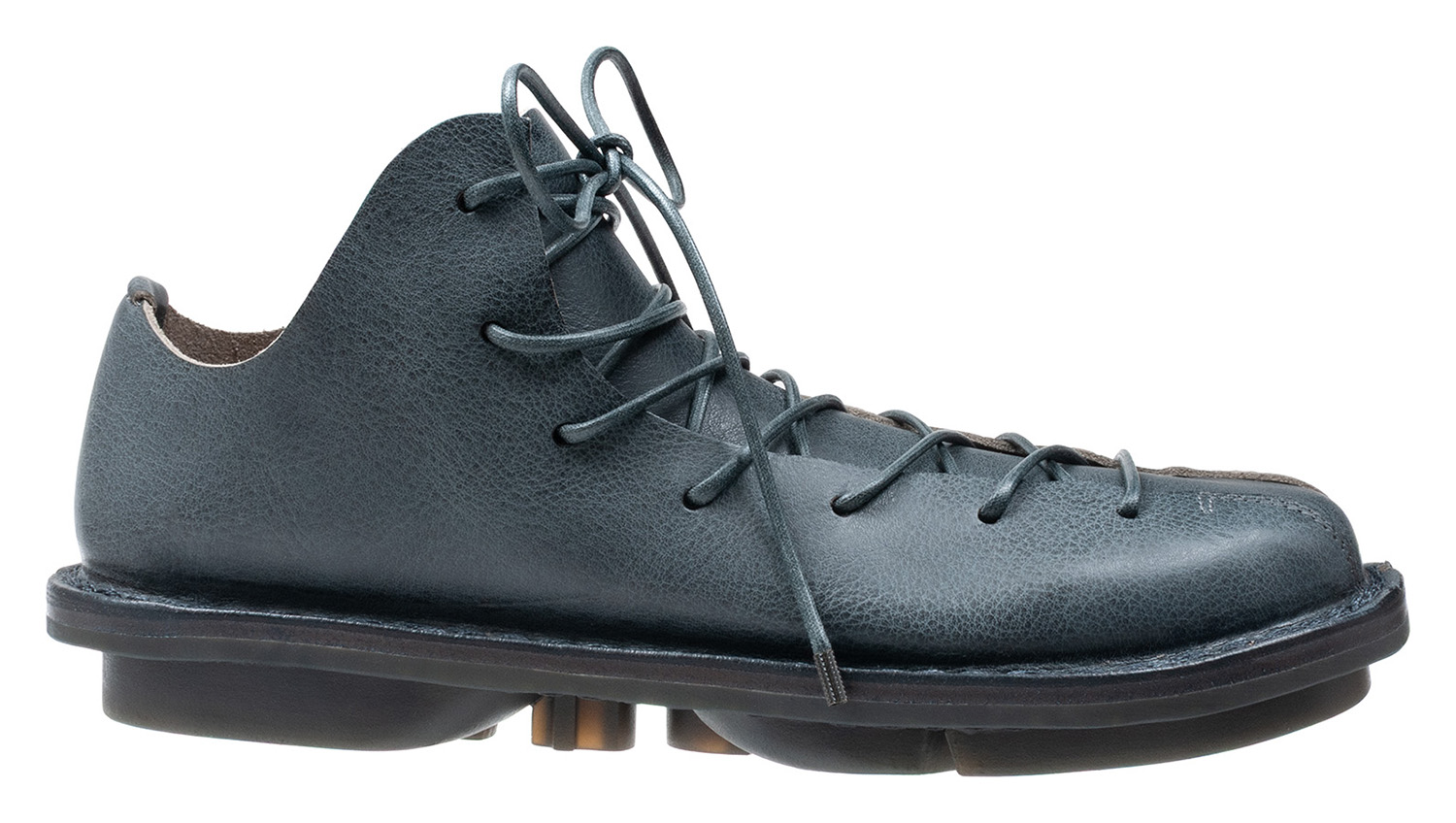 Tyler m ( stone-bi-waw ) | trippenオフィシャルサイト