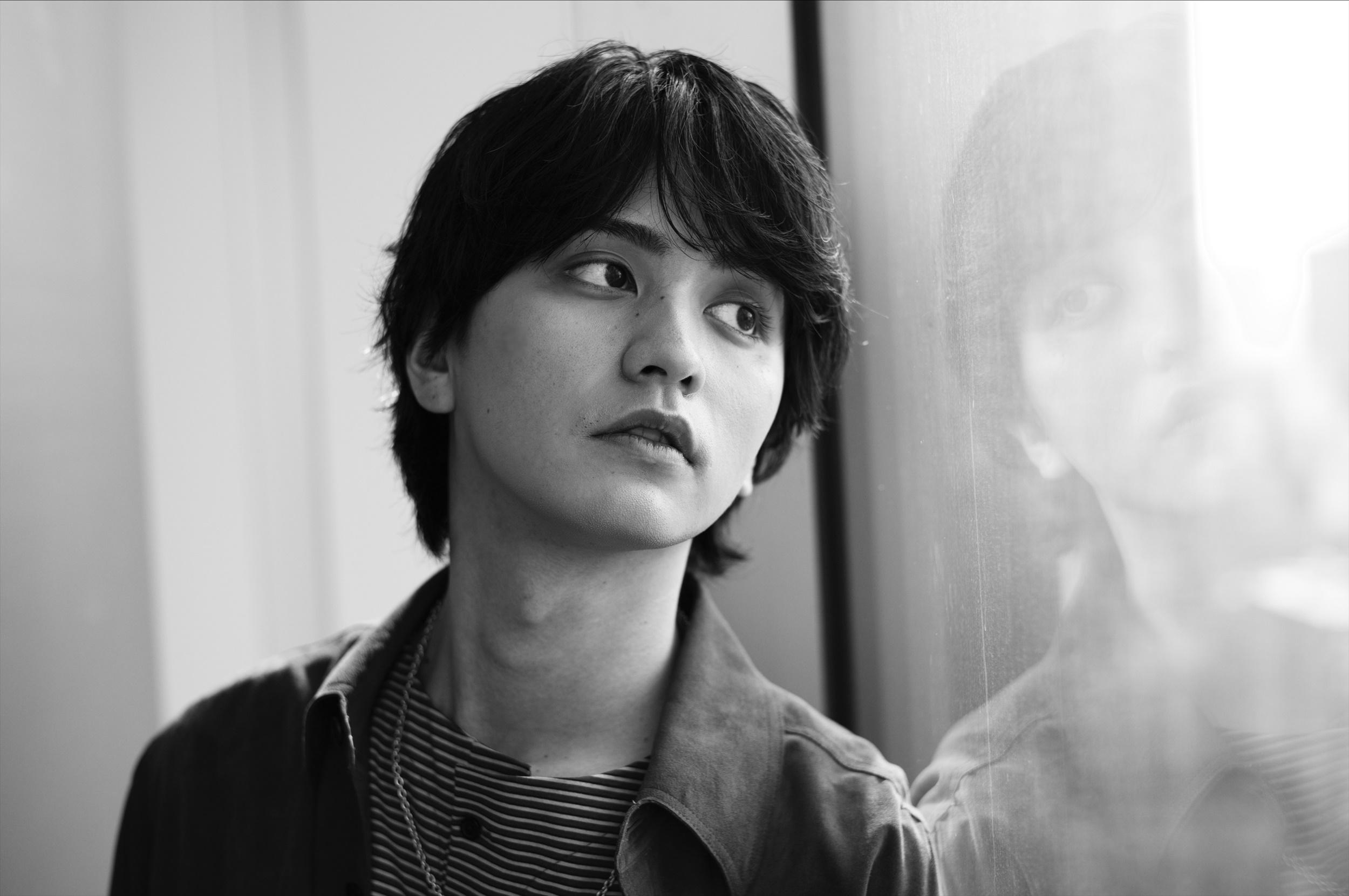 Tシャツを後ろ前に着てしまい…瀬戸利樹がキャスト5人の「ドジ