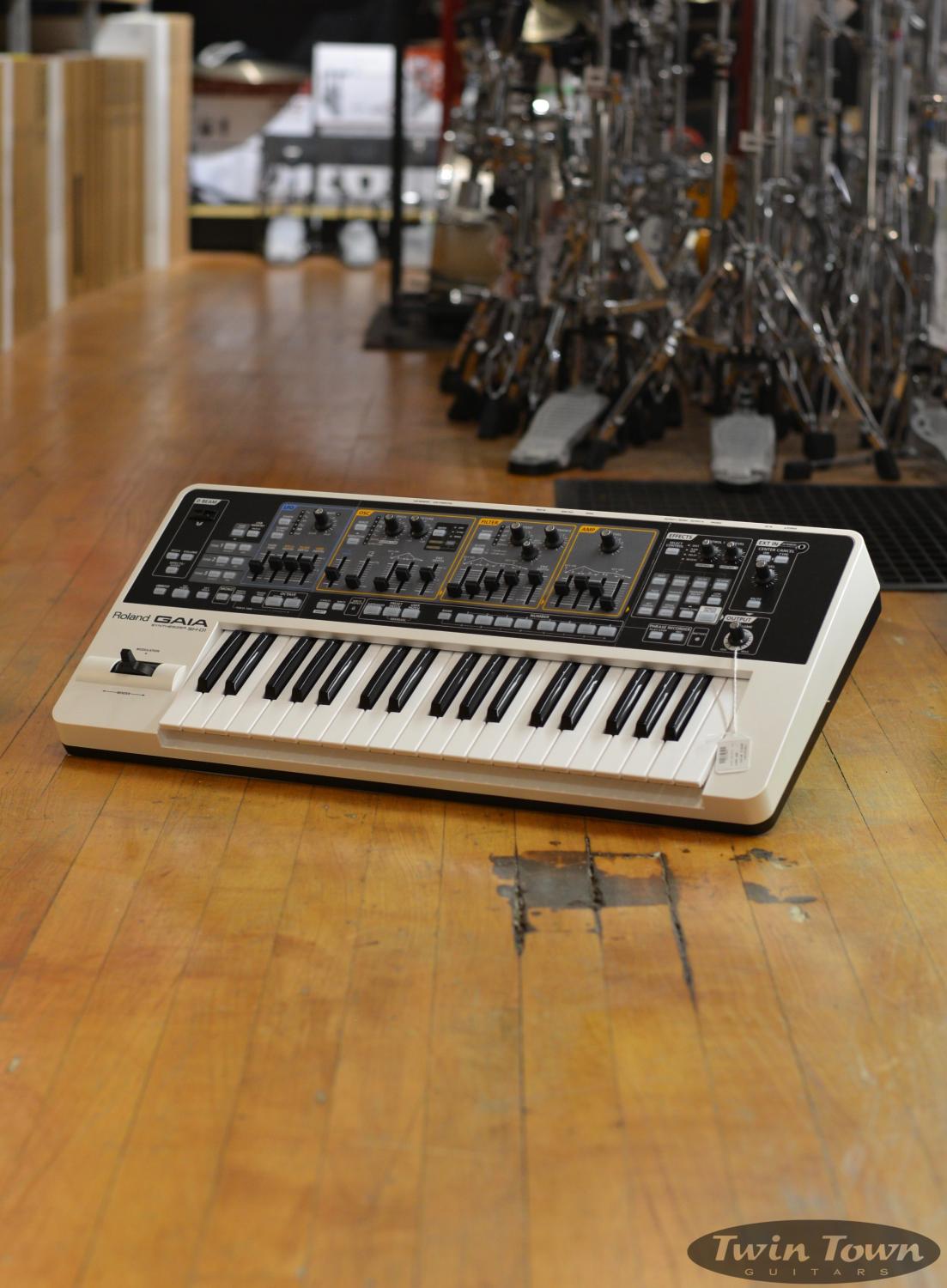 Roland Gaia SH-01 Synthesizer - NEW – Twin Town Guitars