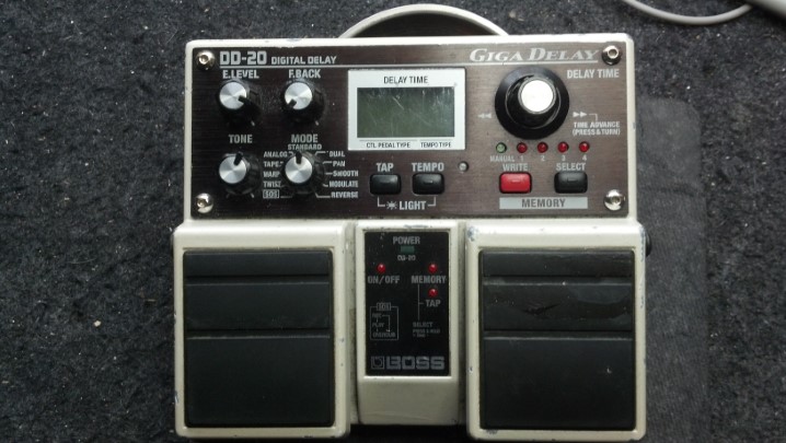 Boss DD-20 GigaDelay Pedal Needs Direction - Unbroken String