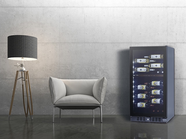 ワインボトルを魅せるワインセラー ファンヴィーノブリリアント 58本