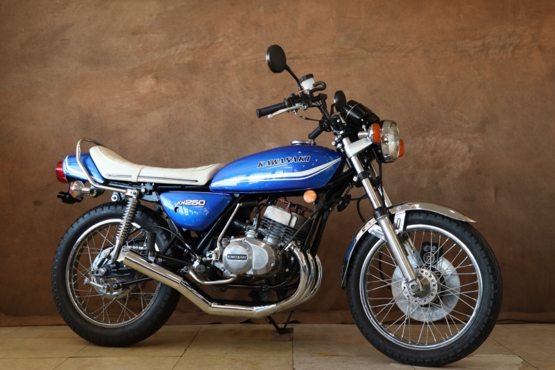 KH250(B3) KH250専用カラー｜SOLD OUT｜旧車・絶版バイクならウエマツ