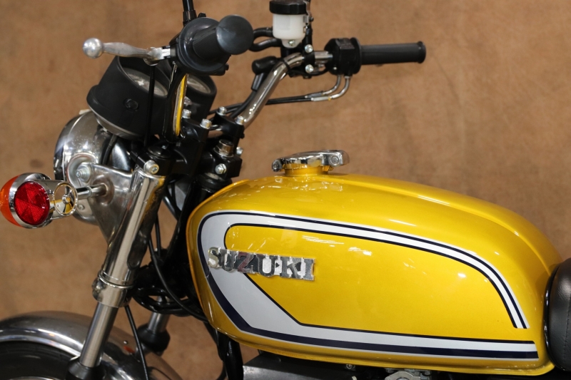 GT380(B4) 東京本社 AZTEC GOLD｜SOLD OUT｜旧車・絶版バイクならウエマツ