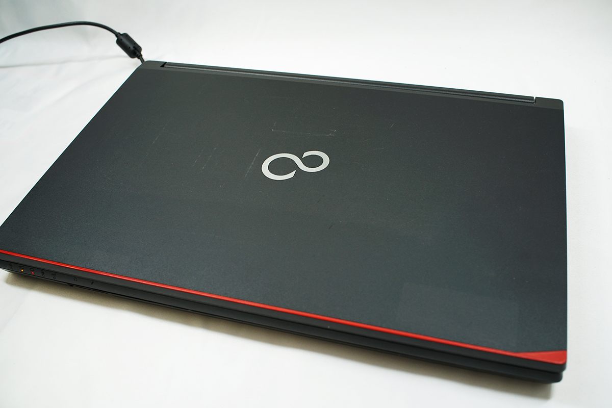 ジャンク品ノートパソコン 富士通 A553/G 15.6インチ / Used Fun