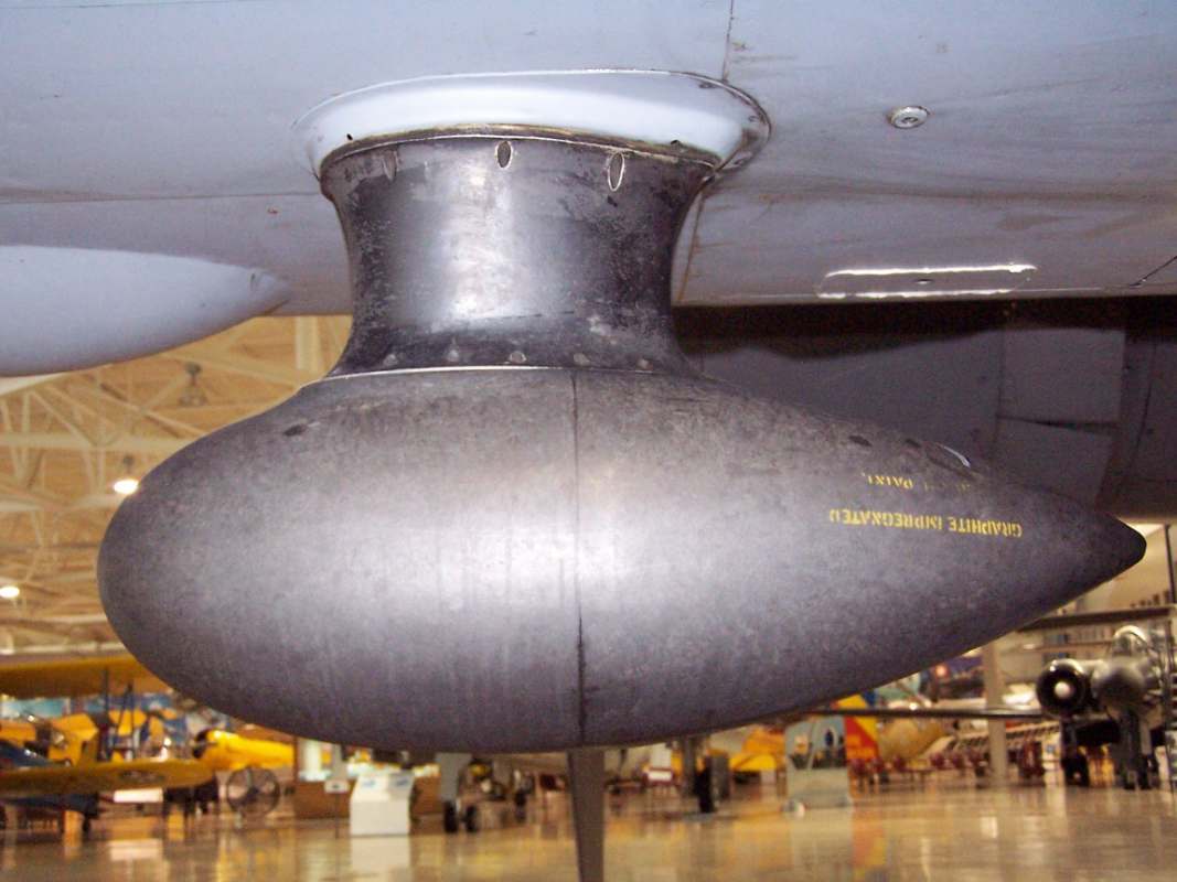 Help identifying drop tank(?) - MILITARY AIRCRAFT & AVIATION