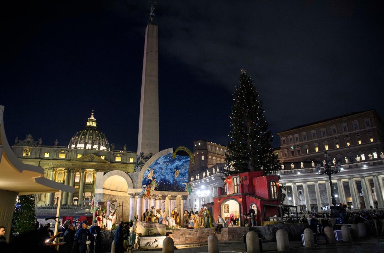 バチカンの広場でクリスマスツリーとプレゼピオの点灯式 - バチカン