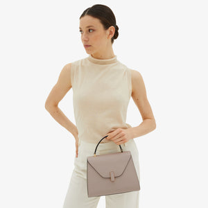 ミディアム イジィデ トップハンドル バッグ | ヌード – Valextra