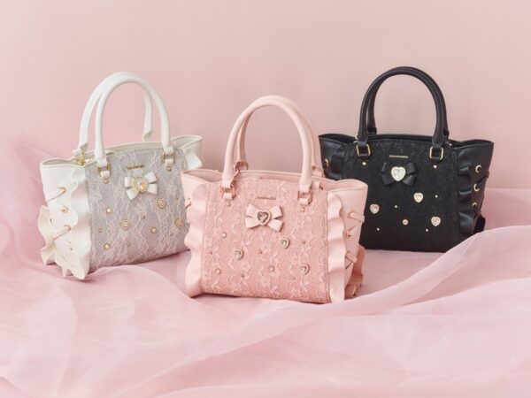 ロエベから、「ボタニカルレインボー」の限定フレグランスセット