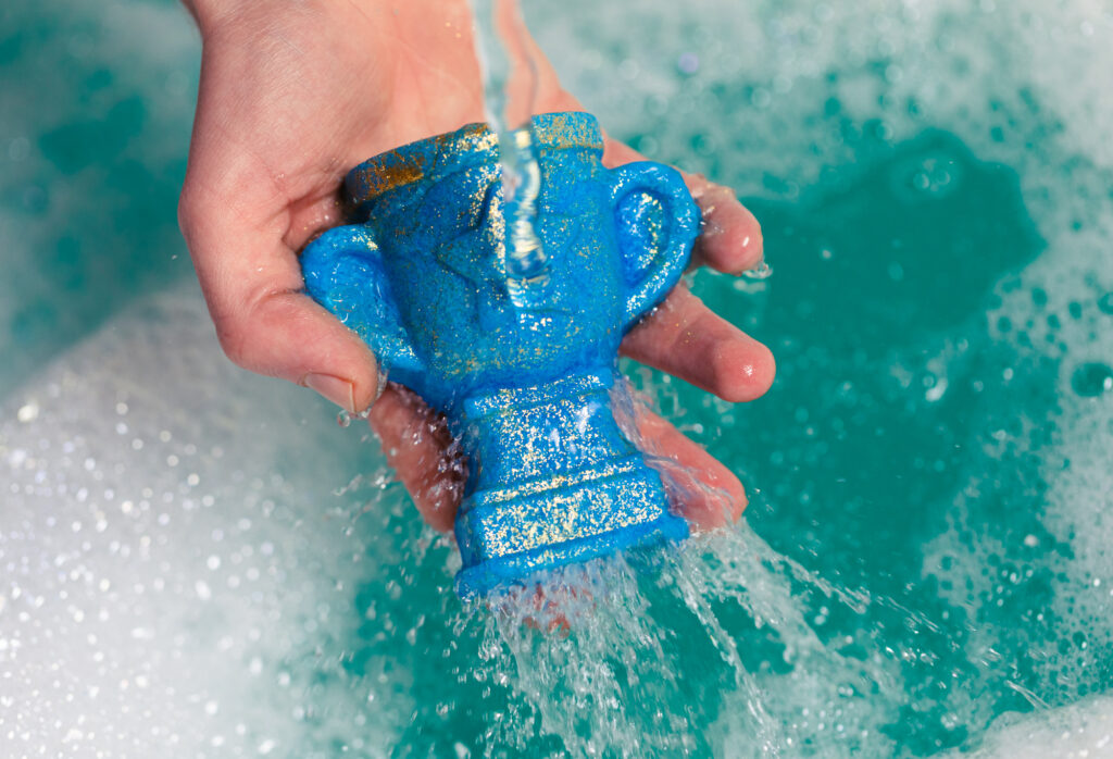 ラッシュから、“幻想ブルー”の泡風呂作るバブルバー&ひんやりアイ