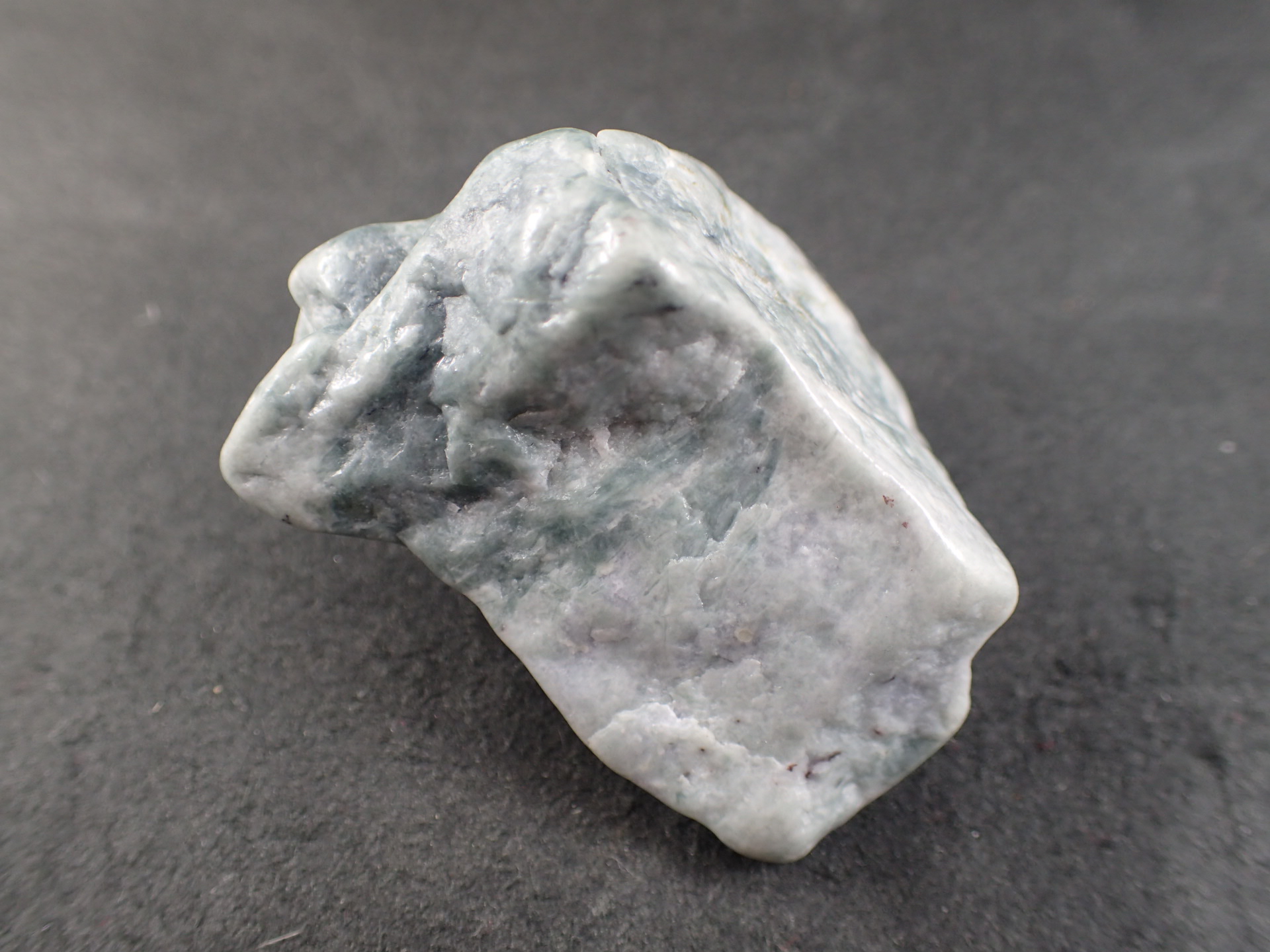 最高品質糸魚川翡翠(Jadeite from Niigata) 新潟県糸魚川市 産 ｜石の