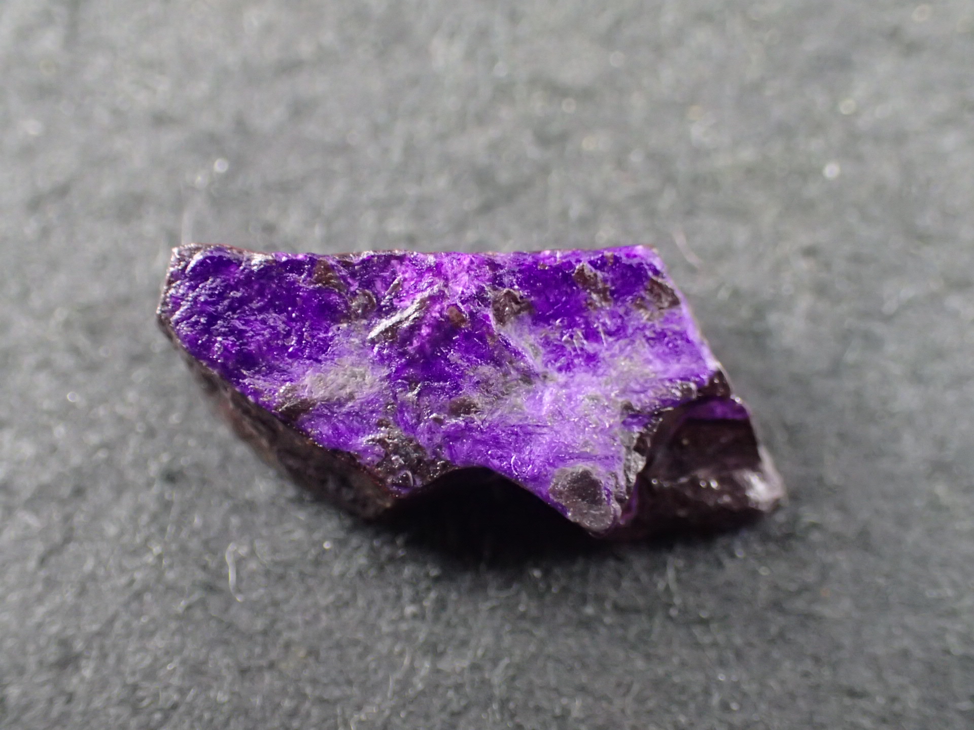 スギライト（杉石）Sugilite ｜石の販売専門店【vec stone club】