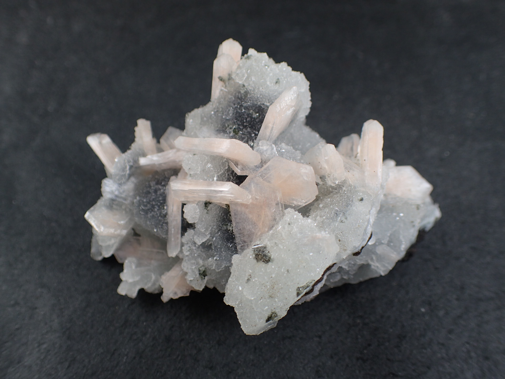 束沸石(Stilbite) ｜石の販売専門店【vec stone club】