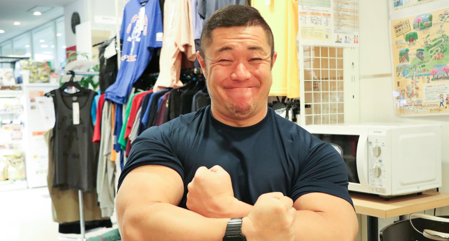 ベネクス愛用者インタビュー】筋肉タレント・芸人 ジャスティス岩倉