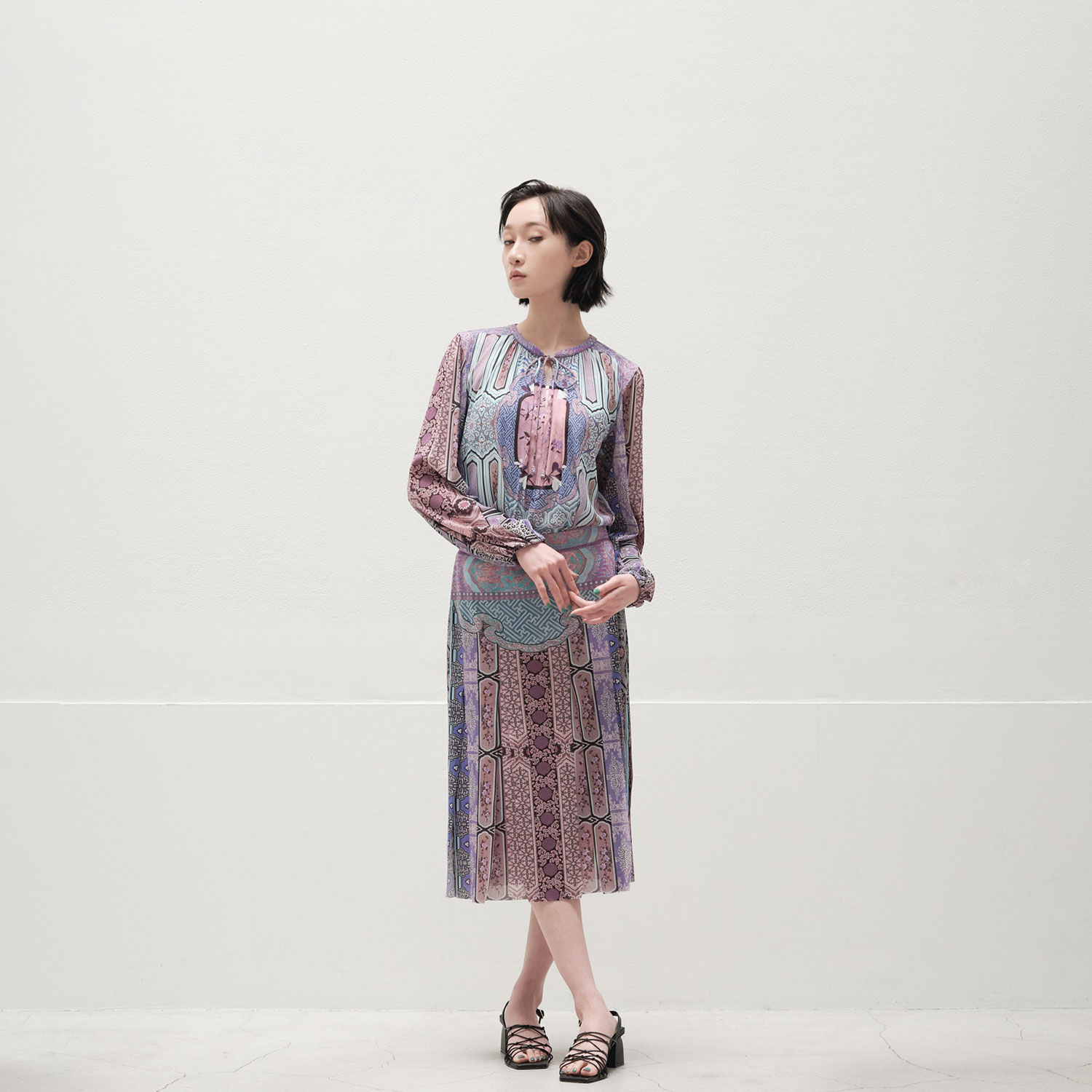 Palace bird printed on stretch net スカート｜VIVIENNE TAM