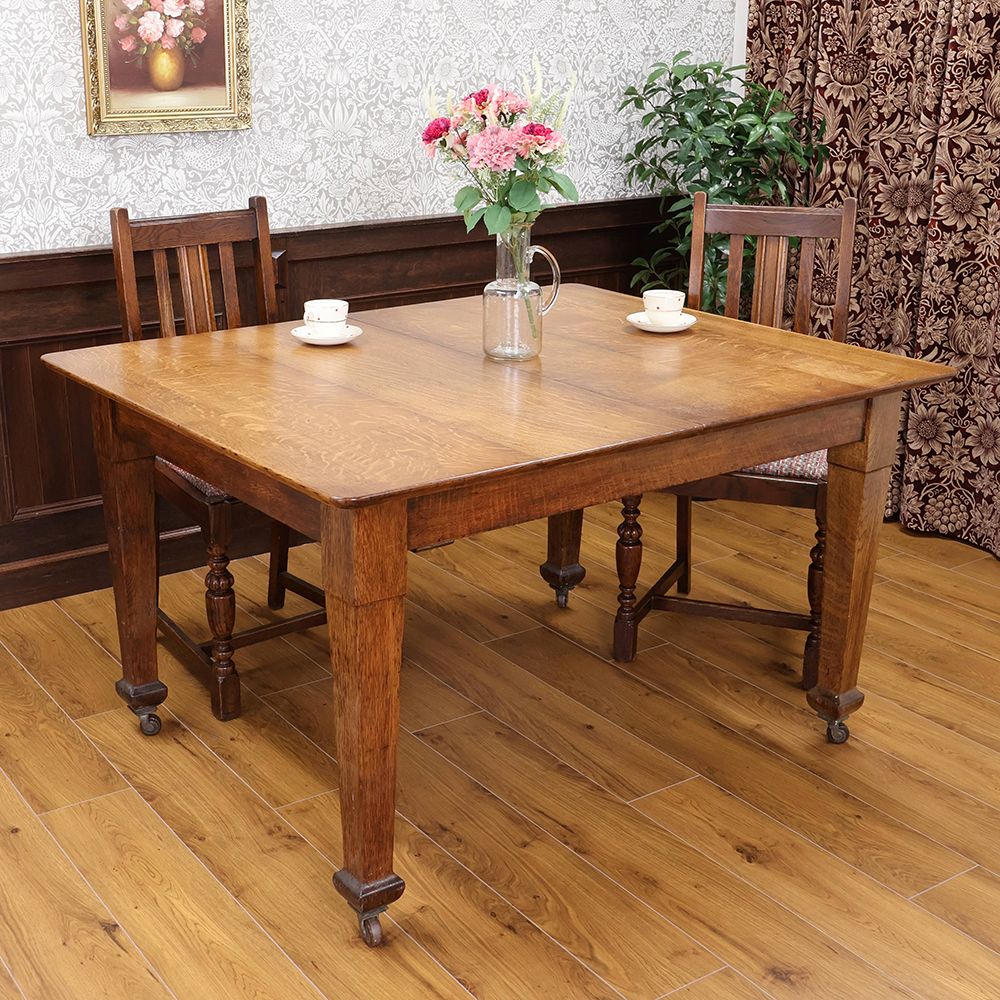 アンティーク家具やステンドグラス・ドア・雑貨の販売｜ビクトリアン