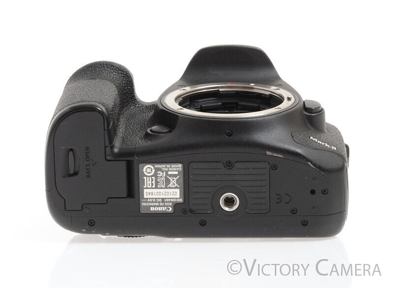 Canon EOS 7D Mark II 20.2MP Digital SLR Camera Body w/ Charger [EXC]