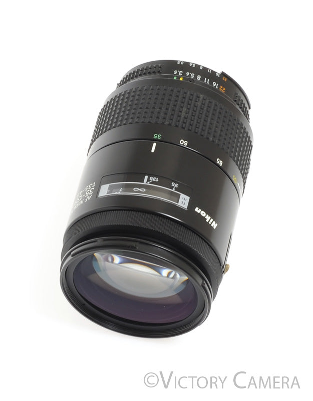Nikon AF Zoom-Nikkor 35-135mm f3.5-4.5 AF-D Autofocus Telephoto Lens [