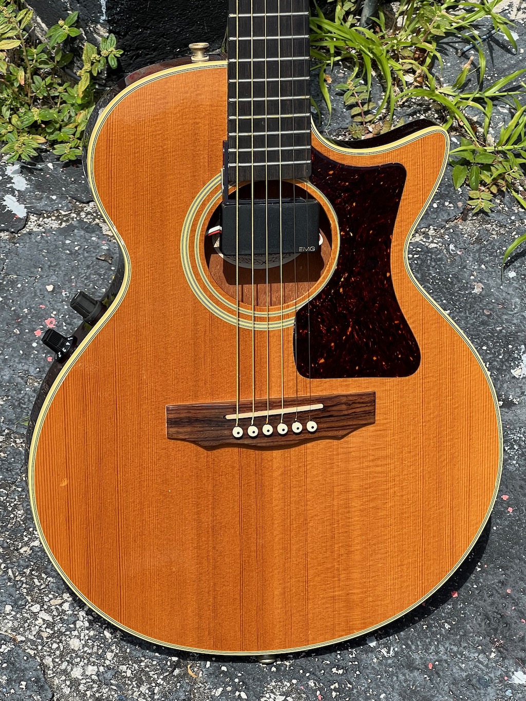 Guild Songbird NT 1990 Natural Finish Guitar For Sale Guitarbroker