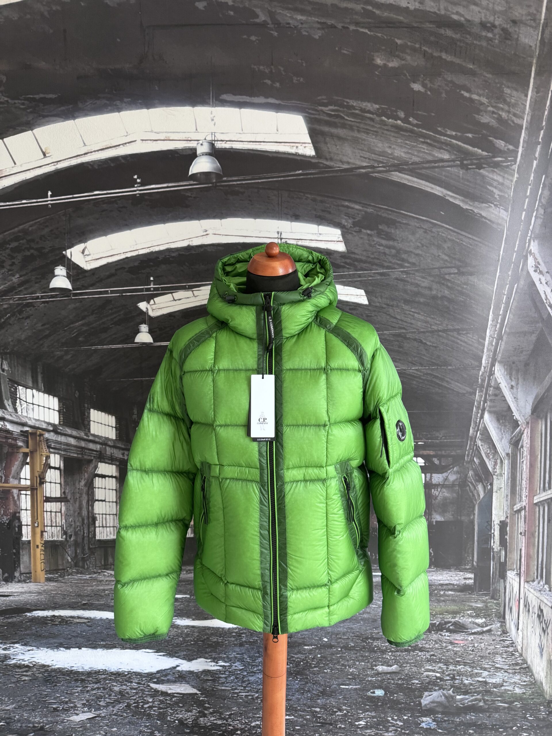 C.P. COMPANY D.D. SHELL HOODED LENS DOWN JACKET - X Clothing