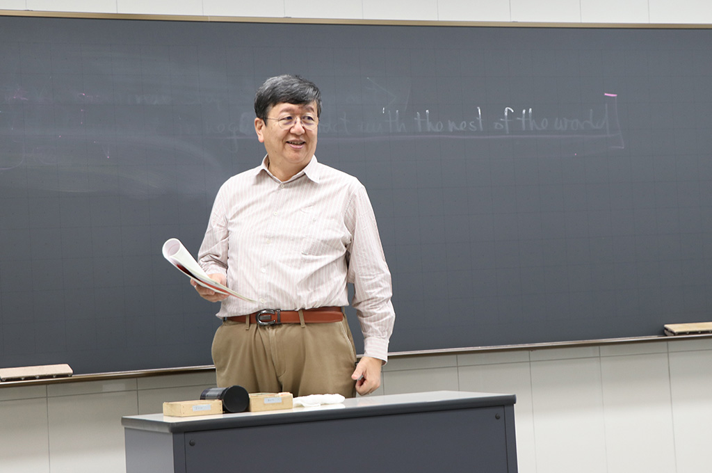 勉強は、自分を知るための努力です」富田一彦先生 – 5分で読める 大学