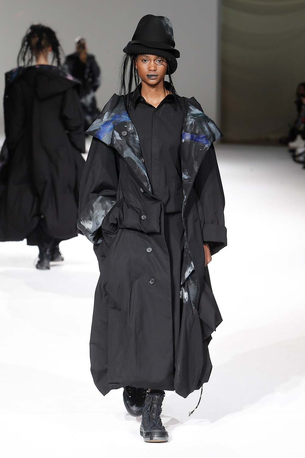 AUTUMN / WINTER 2020-21 | Yohji Yamamoto (ヨウジヤマモト) Official