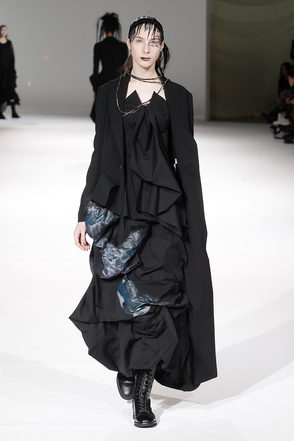 AUTUMN / WINTER 2020-21 | Yohji Yamamoto (ヨウジヤマモト) Official
