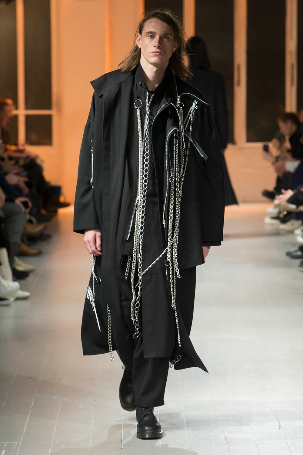 AUTUMN / WINTER 2020-21 | Yohji Yamamoto (ヨウジヤマモト) Official