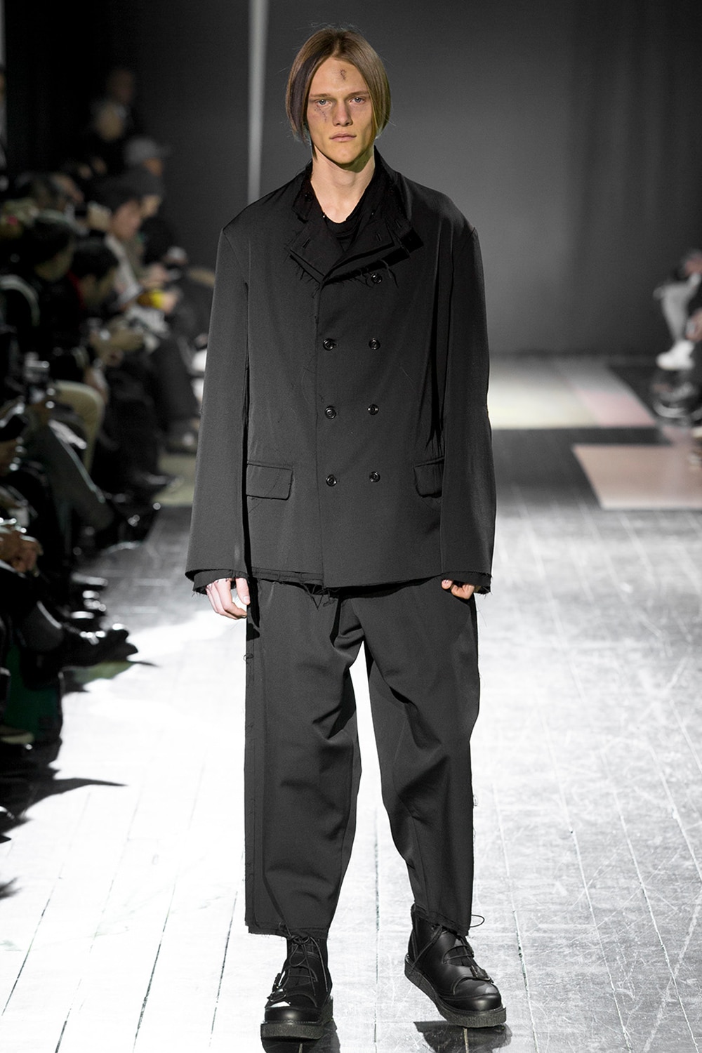 AUTUMN / WINTER 2015-16 | Yohji Yamamoto (ヨウジヤマモト) Official