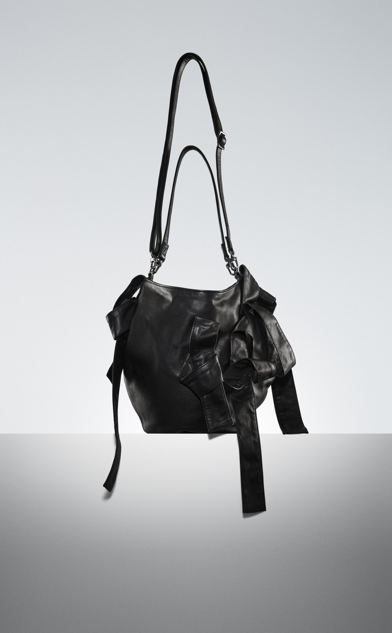 discord Yohji Yamamoto AW23 COLLECTION | Yohji Yamamoto (ヨウジ