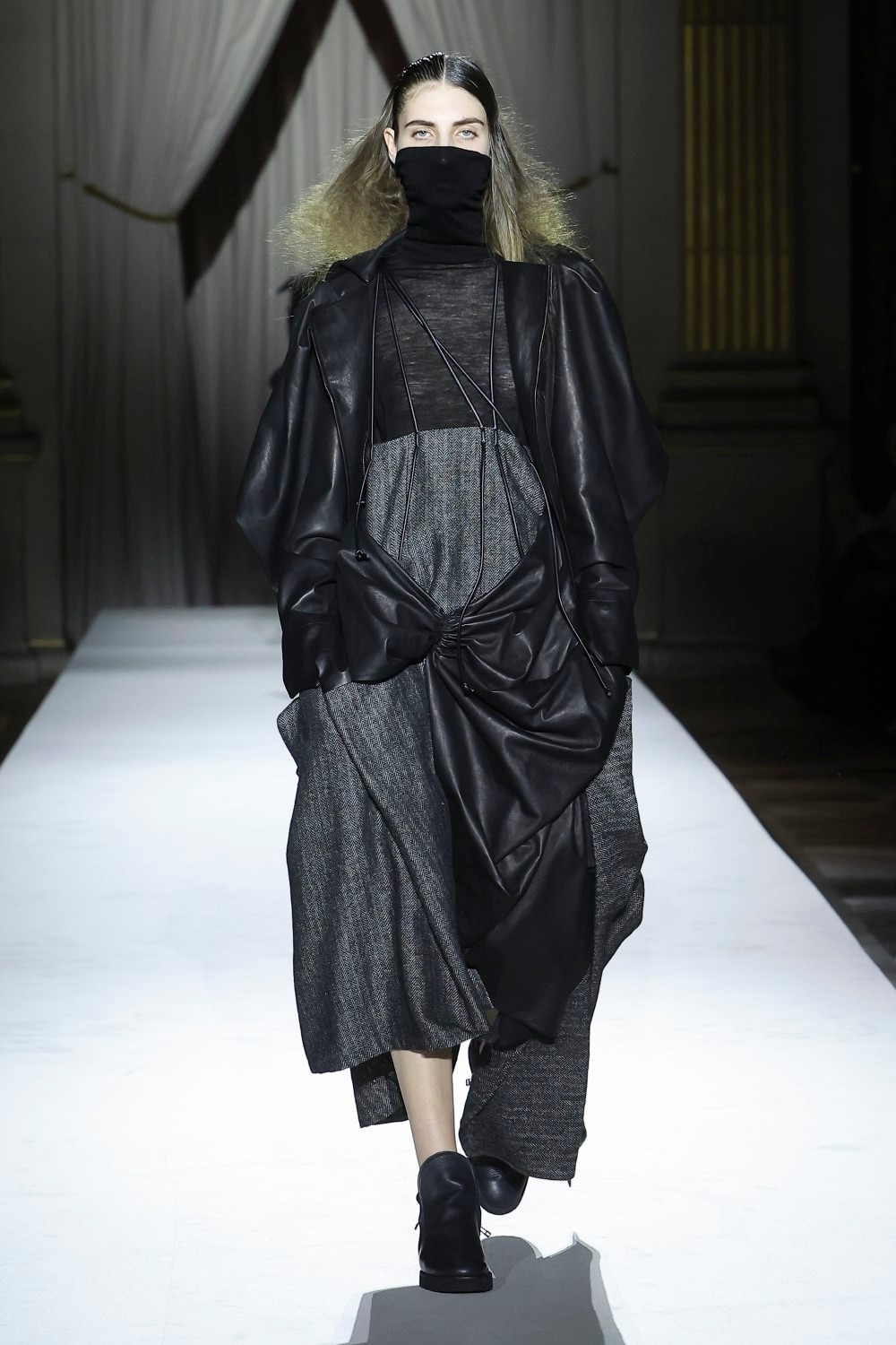 AUTUMN / WINTER 2025-26 | Yohji Yamamoto (ヨウジヤマモト) Official