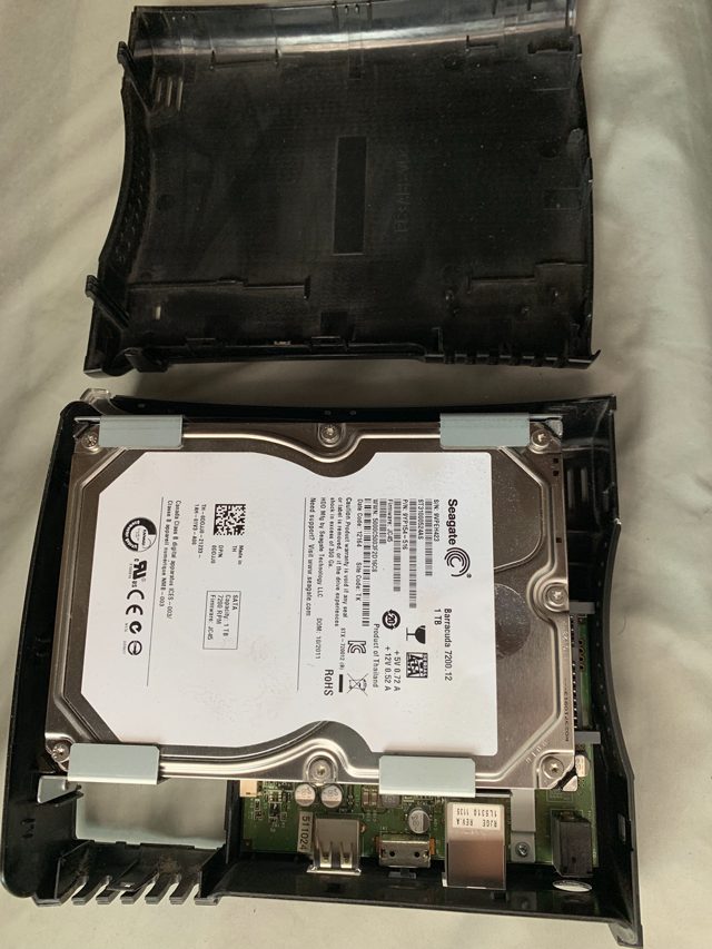 LinkStation(LS-VL)のHDDをSSDに交換 | The modern stone age.